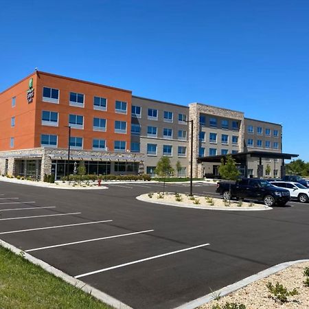 Holiday Inn Express & Suites - Madison West - Middleton By Ihg المظهر الخارجي الصورة