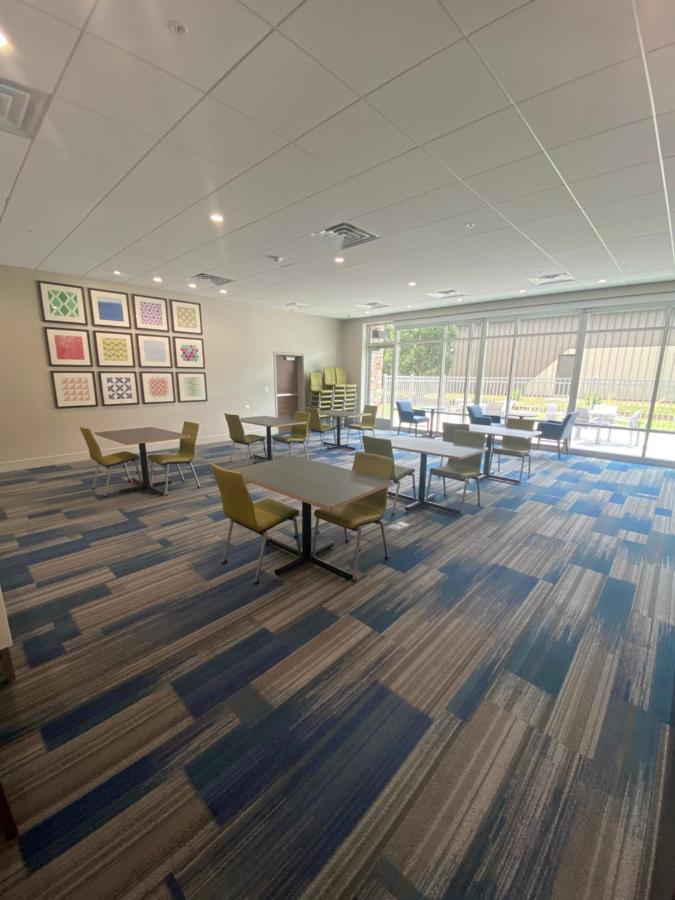 Holiday Inn Express & Suites - Madison West - Middleton By Ihg المظهر الخارجي الصورة