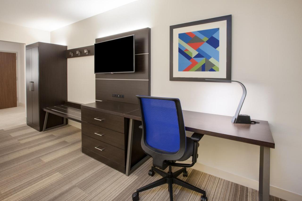 Holiday Inn Express & Suites - Madison West - Middleton By Ihg المظهر الخارجي الصورة
