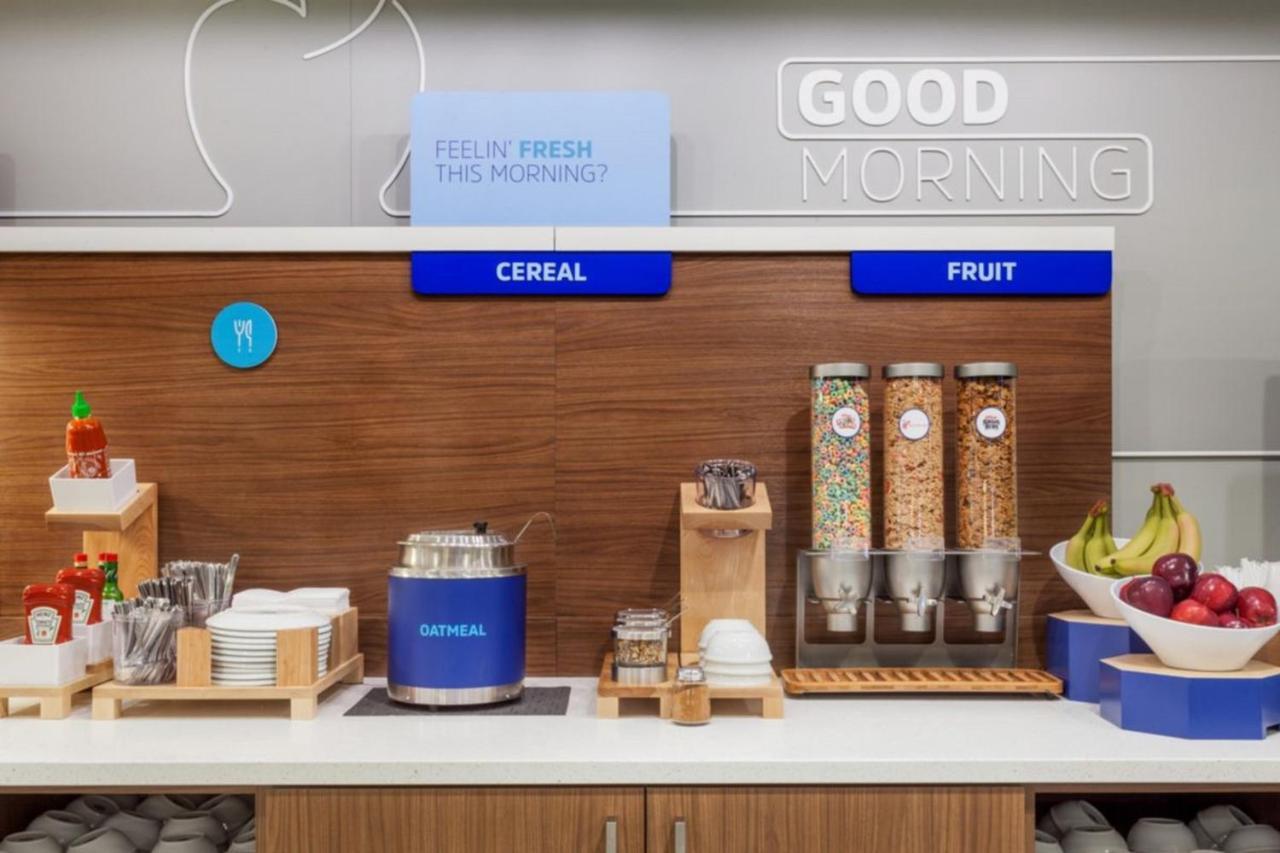 Holiday Inn Express & Suites - Madison West - Middleton By Ihg المظهر الخارجي الصورة