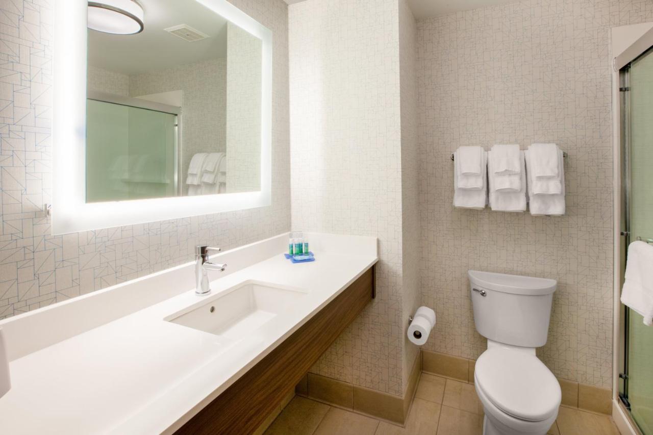 Holiday Inn Express & Suites - Madison West - Middleton By Ihg المظهر الخارجي الصورة