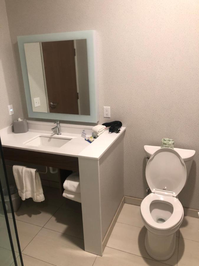 Holiday Inn Express & Suites - Madison West - Middleton By Ihg المظهر الخارجي الصورة