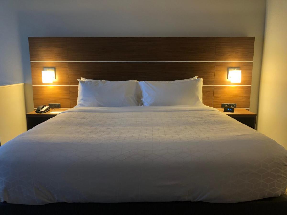 Holiday Inn Express & Suites - Madison West - Middleton By Ihg المظهر الخارجي الصورة