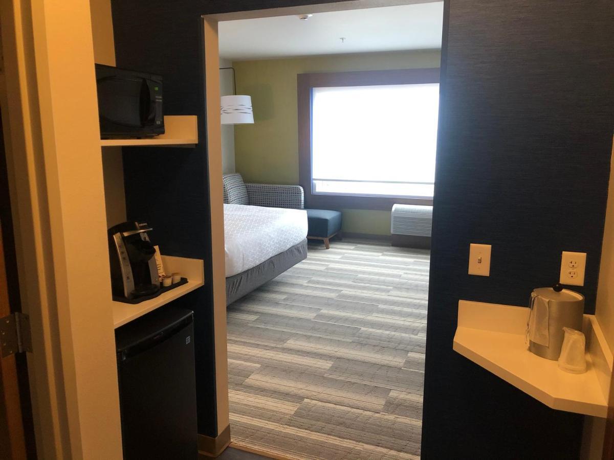Holiday Inn Express & Suites - Madison West - Middleton By Ihg المظهر الخارجي الصورة
