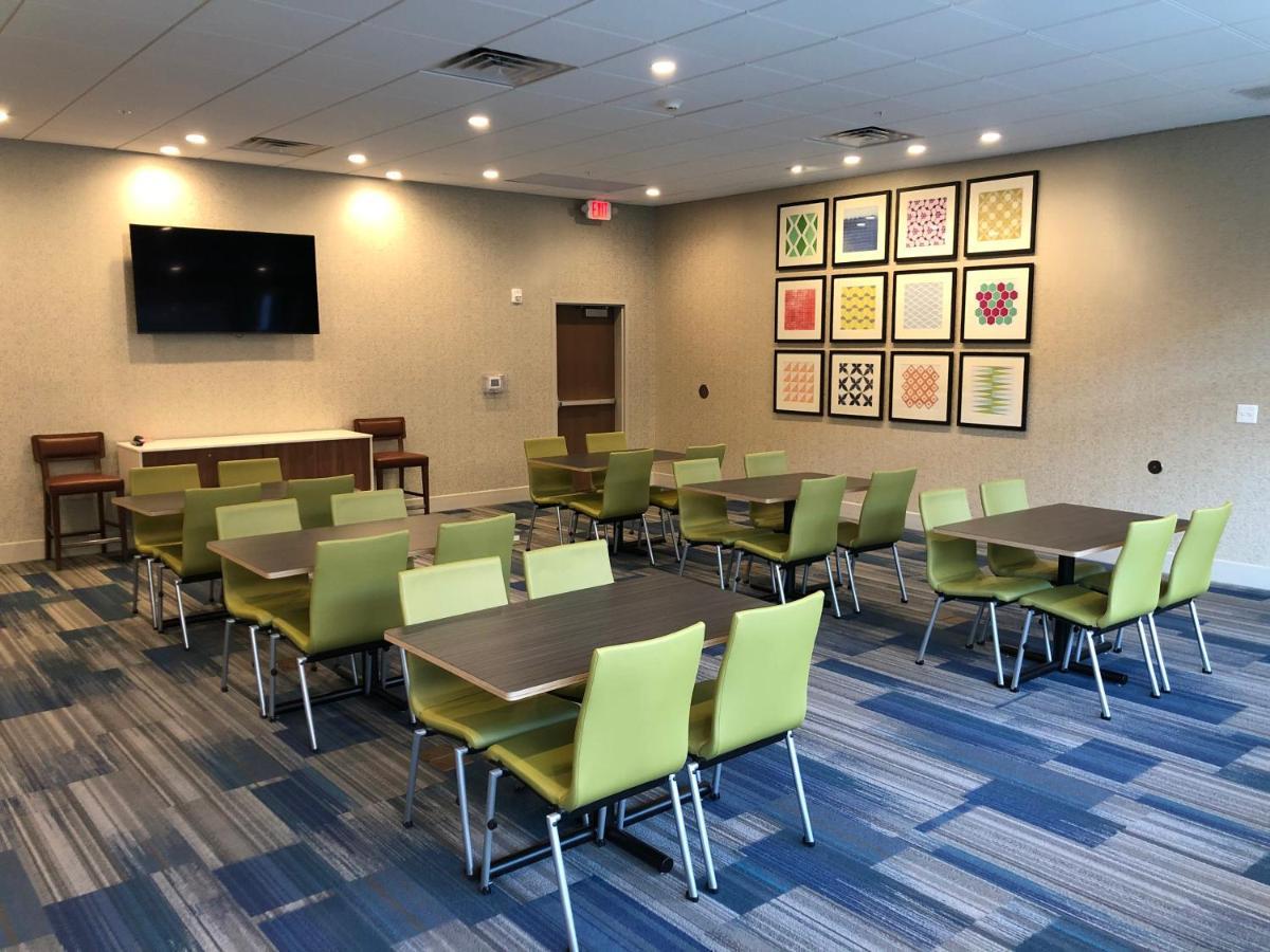 Holiday Inn Express & Suites - Madison West - Middleton By Ihg المظهر الخارجي الصورة