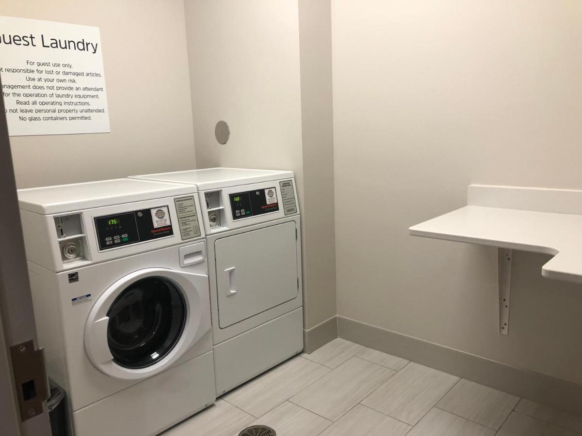 Holiday Inn Express & Suites - Madison West - Middleton By Ihg المظهر الخارجي الصورة