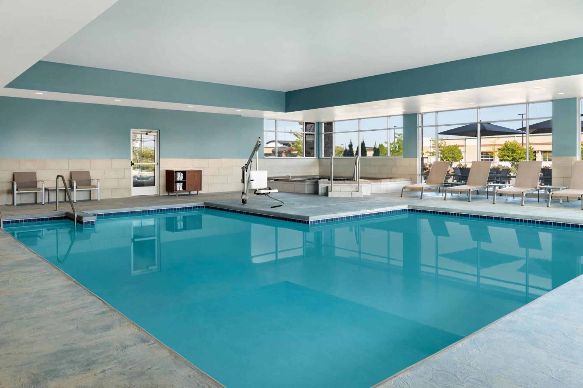 Holiday Inn Express & Suites - Madison West - Middleton By Ihg المظهر الخارجي الصورة