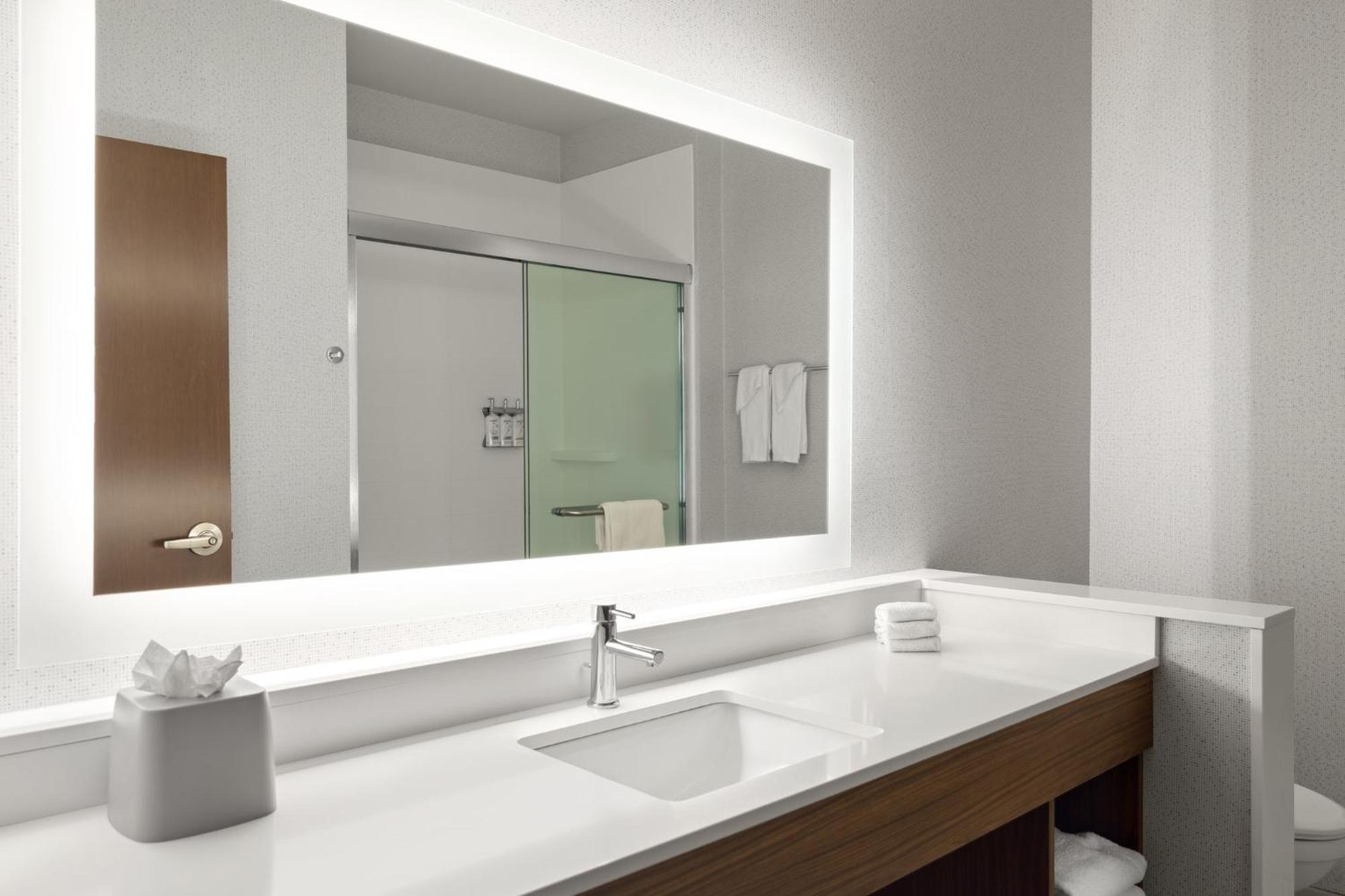 Holiday Inn Express & Suites - Madison West - Middleton By Ihg المظهر الخارجي الصورة