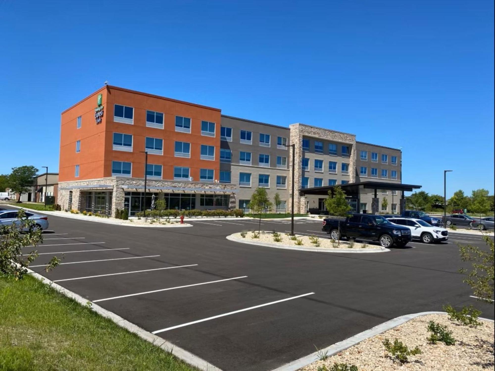 Holiday Inn Express & Suites - Madison West - Middleton By Ihg المظهر الخارجي الصورة